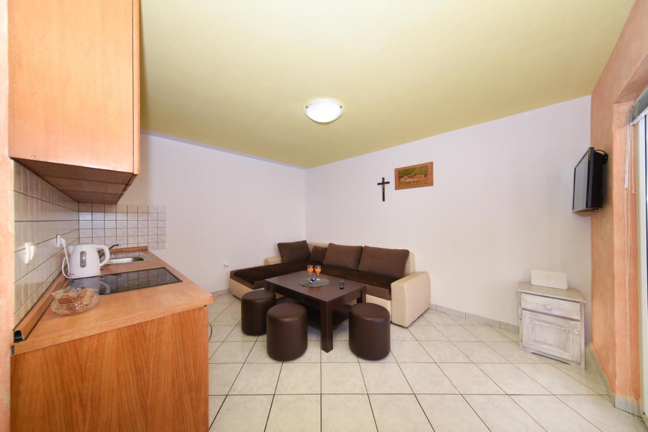 Apartments Krepo Vir Exterior photo