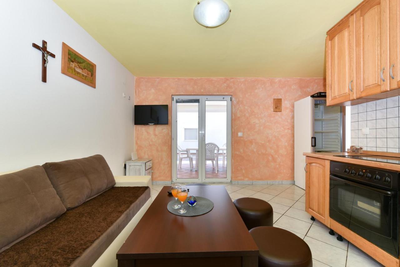 Apartments Krepo Vir Exterior photo